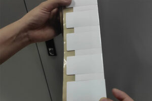 RFID 標(biāo)簽在封閉空間漏掃？系統(tǒng)化應(yīng)對(duì)策略解析