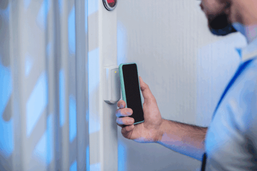 NFC Technology reading 500x333 1